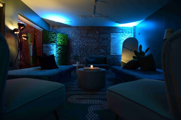 MG Studio La Dolce Vita event - media room - blue mood lighting